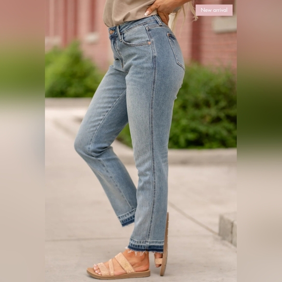 Judy Blue Mid Rise Rigid Magic Straight Leg Released Hem Jeans Regular Plus NEW - Picture 9 of 16